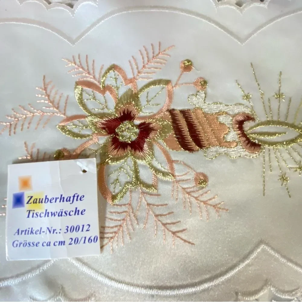 Embroidered Table Runner NWT Table Linens Scalloped Edges Floral Elegant